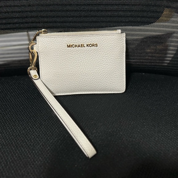 Michael Kors Crossbody & Matching Wallet - Picture 6 of 12